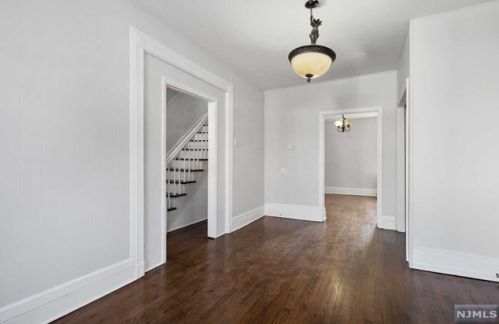 209 44th St, Union City, NJ 07087-6303