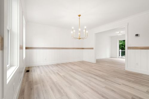 223 Lawrence Rd, Salem NH  03079-4389 exterior