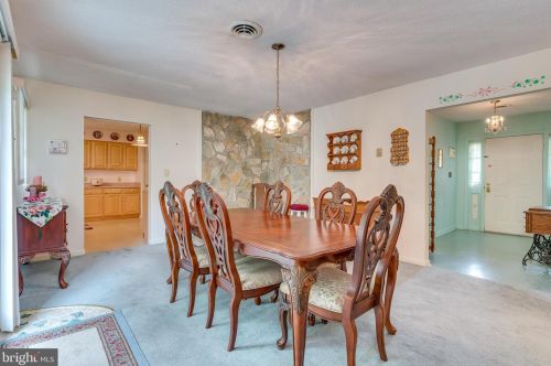 533 Morison St, Charles Town WV  25414-1144 exterior