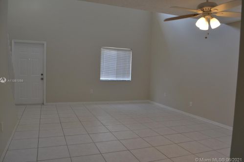 2041 104th Ave, Hollywood, FL 33025-1764