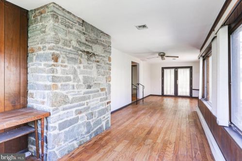 2958 Lincoln St, Camp Hill PA  17011-2832 exterior