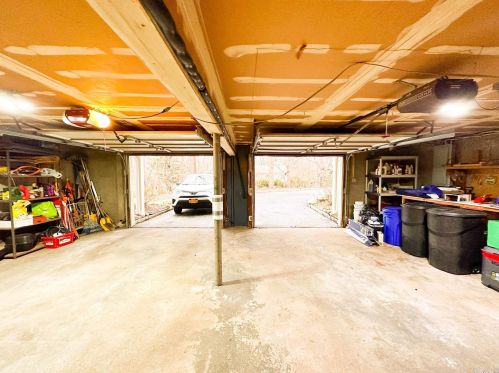 3 Josephine Ln, Northport NY  11768-2706 exterior