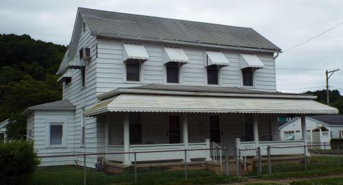 474 Chestnut St, Nelsonville, OH 45764-1411