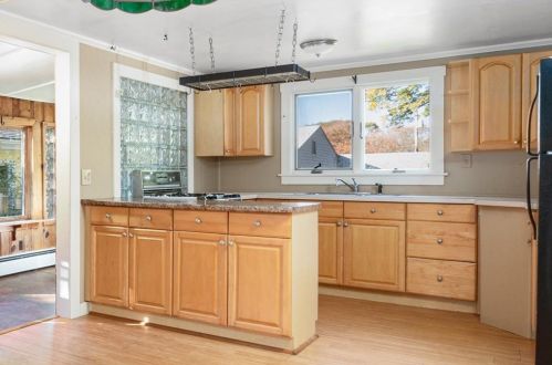 10 Wayne St, South Kingstown RI  02882-3814 exterior