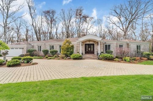 420 Birch Ln, Ho Ho Kus, NJ 07423-1727