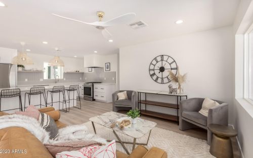 231 El Camino Dr, Phoenix AZ  85020-3515 exterior