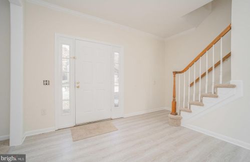 13116 Holly Leaf Ct, Woodbridge VA  22192-3827 exterior