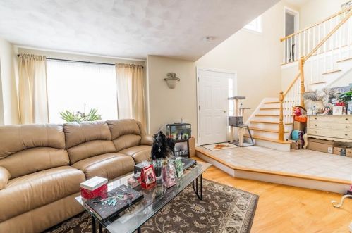 13 Betty St, Lincoln RI  02865-2203 exterior