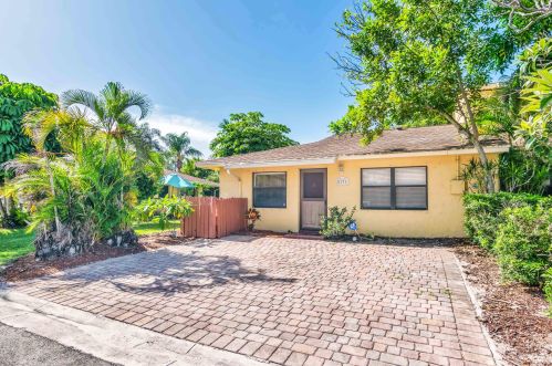 5171 Tennis Ln, Delray Beach, FL 33484-6636