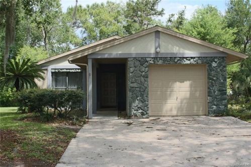 54 Chinaberry Cir, Homosassa, FL 34446-4261