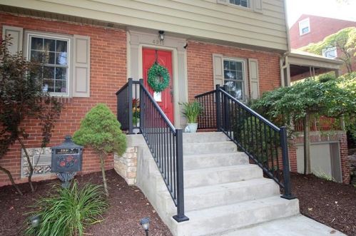 4915 Plymouth Rd, Pittsburgh, PA 15227-1119