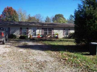 899 6th St, Victoria, IN 47441-1206