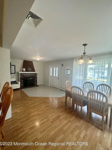 2125 Barnegat Blvd, Point Pleasant Beach NJ  08742-4933 exterior