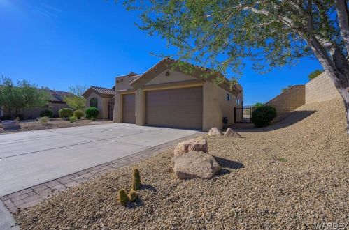 2767 Sidewheel Dr, Bullhead City, AZ 86429-1129