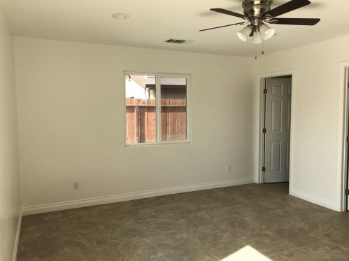 919 Southgate Dr, Bakersfield CA  93304-5150 exterior