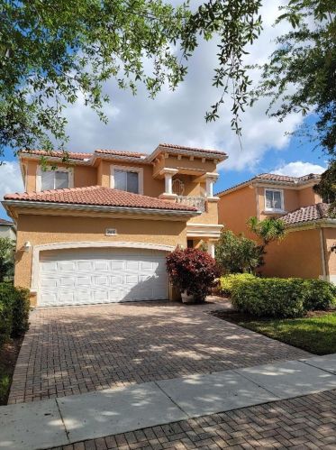 466 Gazetta Way, West Palm Beach, FL 33413-1054
