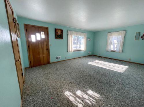 908 Victory Blvd, Green Bay, WI 54304-3728