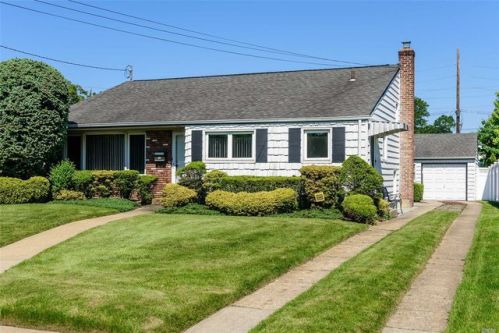 2409 Swenson Pl, North Bellmore, NY 11710-3018