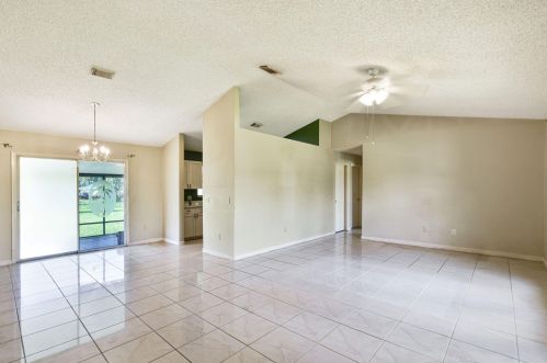 1450 Gilroy Rd, Fort Pierce, FL 34953-2519