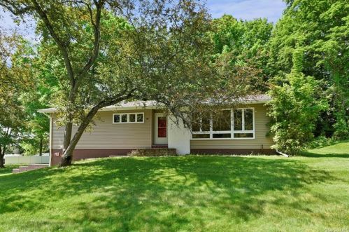 38 Old Farms Rd, Poughkeepsie, NY 12603-5038