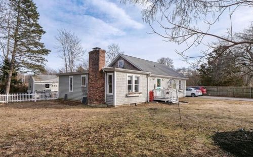 50 Mill Pond Rd, North Kingstown RI  02852-6002 exterior