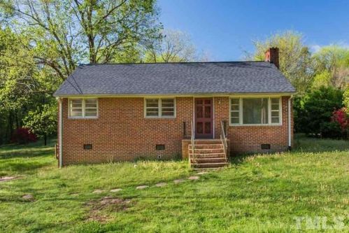 104 Jolly St, Louisburg, NC 27549-2240