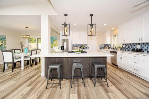 638 Cortez Ave, Vista CA  92084-3728 exterior