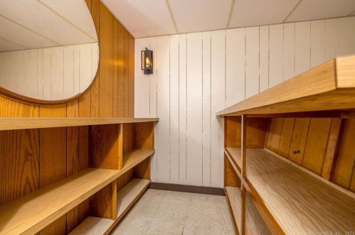 87 Geer Ave, Norwich CT  06360-6831 exterior