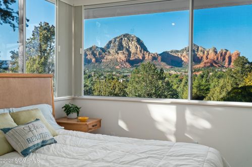 325 Panorama Blvd, Sedona AZ 86336-5537 exterior