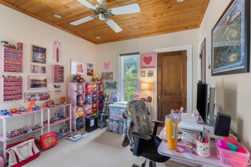 3000 Murray Ave, Milwaukee WI 53211-3205 exterior