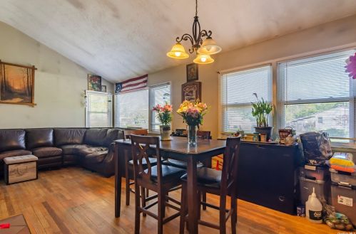 3 Jay Rd, South Setauket NY  11720-2727 exterior