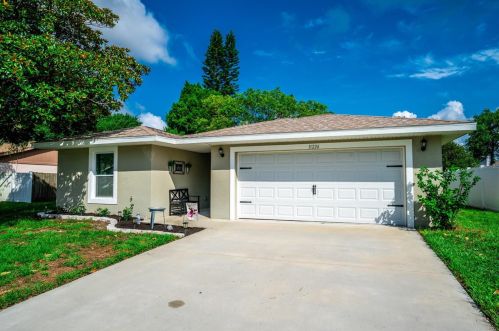 11226 Fiddlewood Dr, Riverview, FL 33579-7008