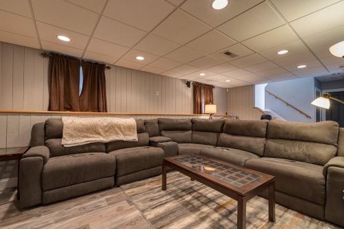 21 Jaffrey St, Providence RI  02919-6632 exterior