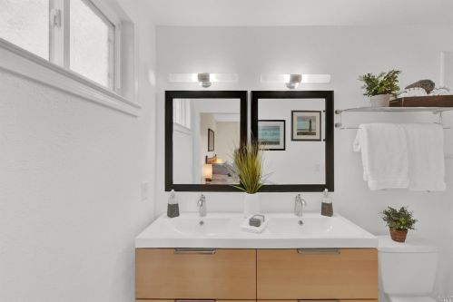 1000 Woodridge Dr, Vacaville CA  95687-6440 exterior