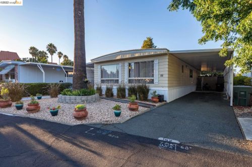 52 Palm Dr, West Pittsburg, CA 94565-5405