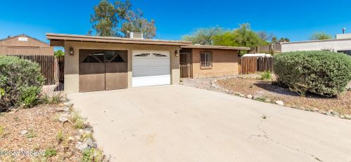 3002 Gina Pl, Tucson, AZ 85741-3006