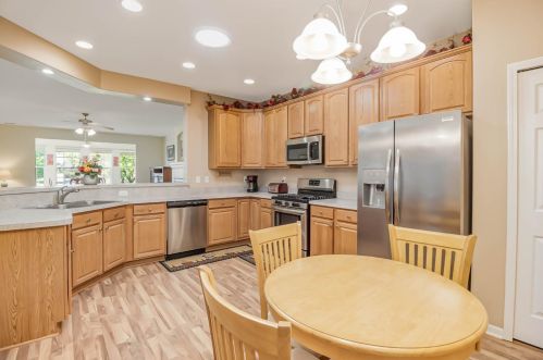450 Holley Dr, Crown Point, IN 46307-2364