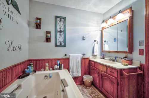 23334 Great Cove Rd, Mc Connellsburg PA  17233-8331 exterior