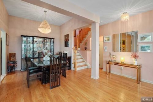 22 Winding Way, West Paterson NJ  07424-2665 exterior