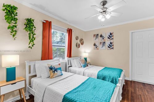 805 26th Ave, Hollywood FL  33020-5704 exterior