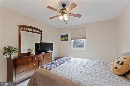 118 Ann Dr, Southampton PA 18954-1639 exterior