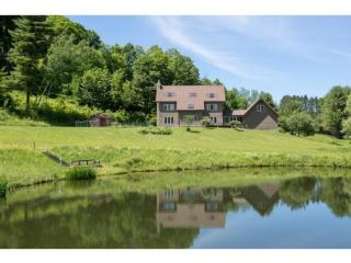 69 Simpson Rd, Norwich, VT 05055-9590
