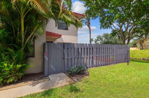 1465 25th Ave, Boynton Beach, FL 33426-7446