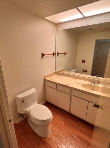 8404 Central Ave, Garden Grove, CA 92844-1804