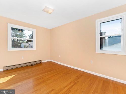 524 Brooke St, Charles Town WV  25414-1106 exterior