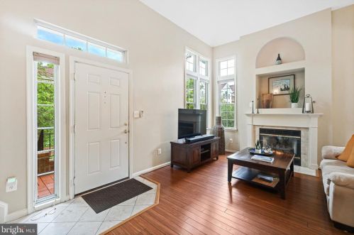 7035 Haycock Rd, Falls Church, VA 22043-2320