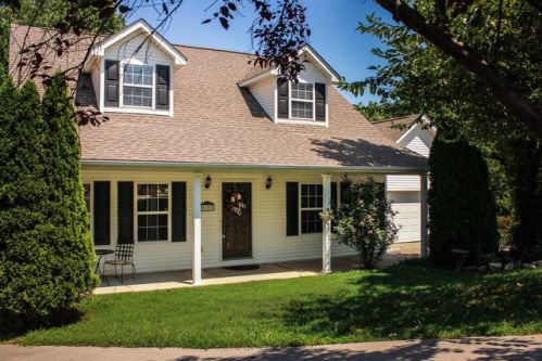 2102 Chas Way Blvd, Maryville, TN 37803-8876