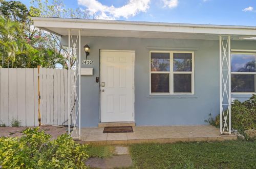 1459 8th St, West Palm Beach, FL 33401-3046