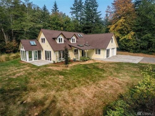 3040 Aldergrove Rd, Ferndale, WA 98248-9603
