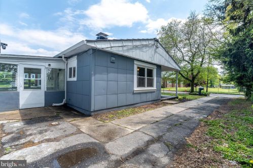 246 Queen St, West Deptford NJ  08096-2254 exterior